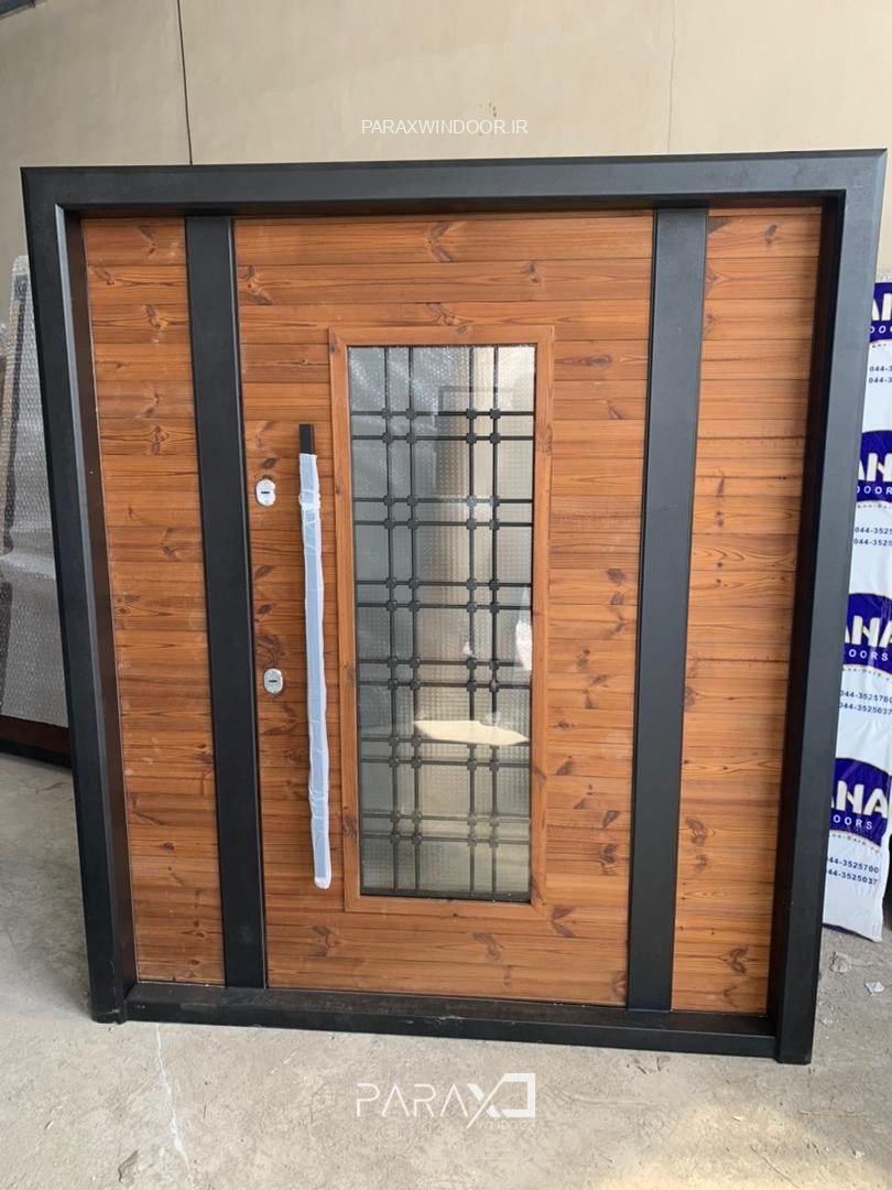 لابی چوب و شیشه