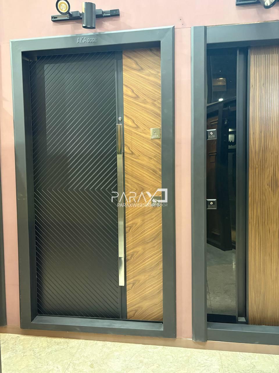 درب‌ ایمنی ترکیب چوب گردو با رنگ پلی اورتان