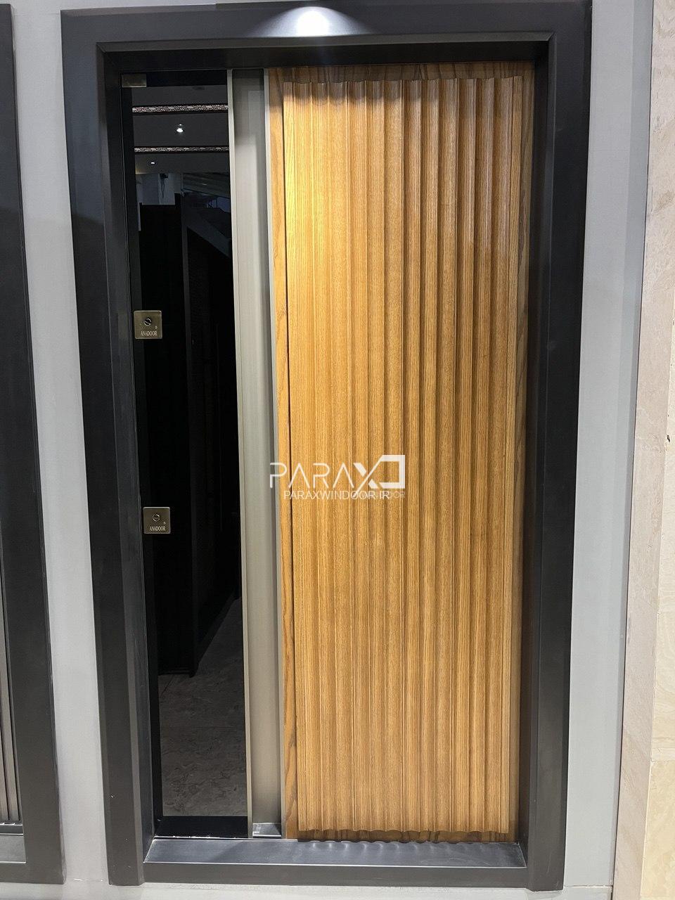 درب‌ ایمنی سکوریت با چوب بلوط برجسته