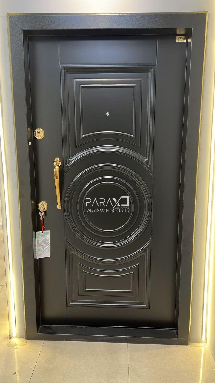 درب‌ ایمنی مشکی با رنگ پلی اورتان