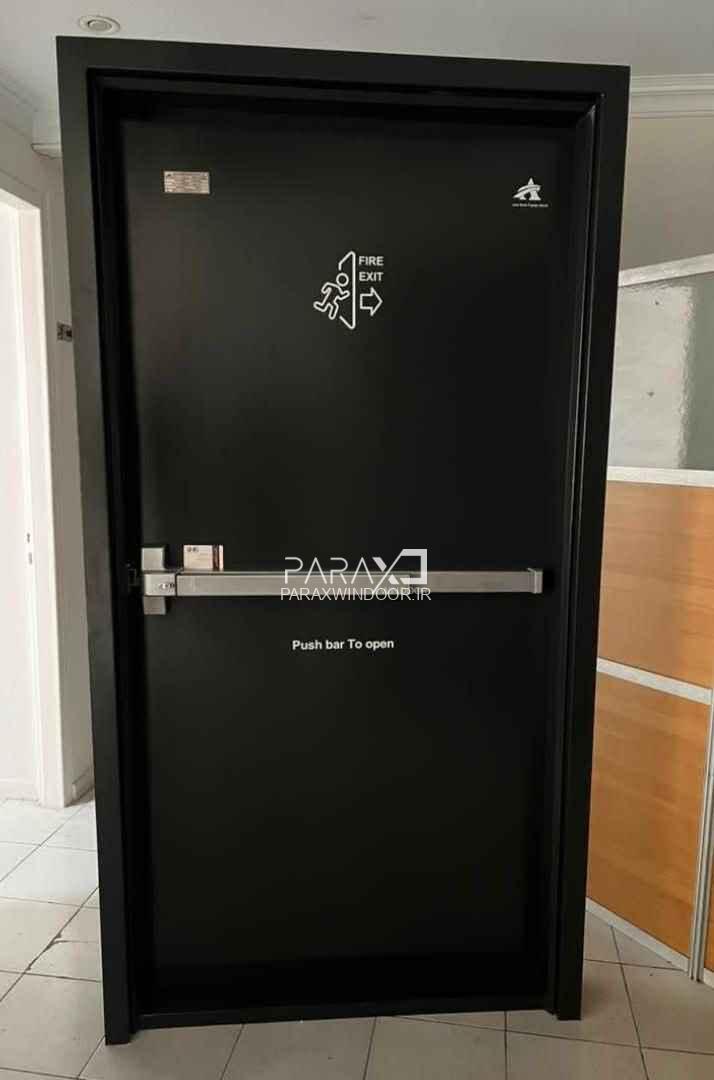 درب ضد حریق مشکی با دستگیره استیل