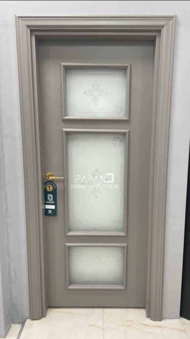 درب اتاقی شیشه خور سه قاب کد 09