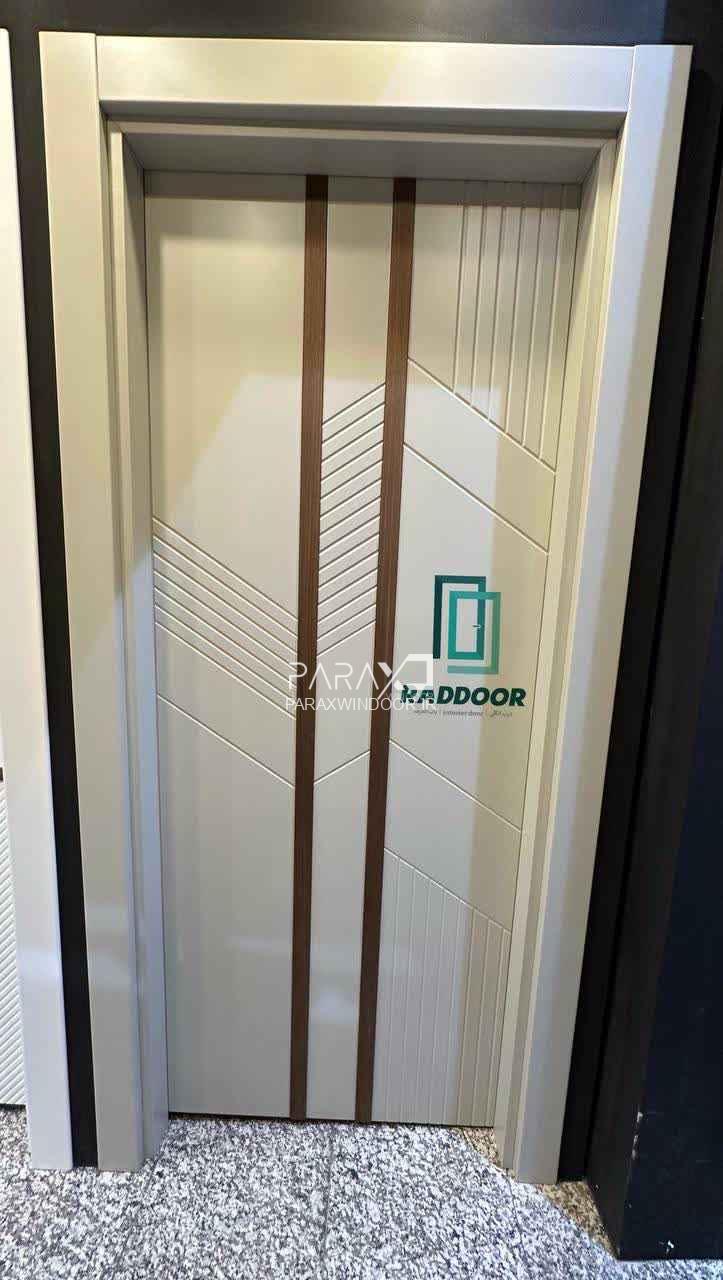 درب اتاقی  CNC با رنگ پلی اورتان و نوار گردو کد 07